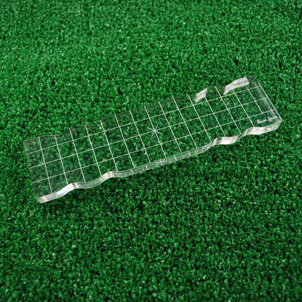 Lawn Fawn - 2"x8" Grip Block With Grid