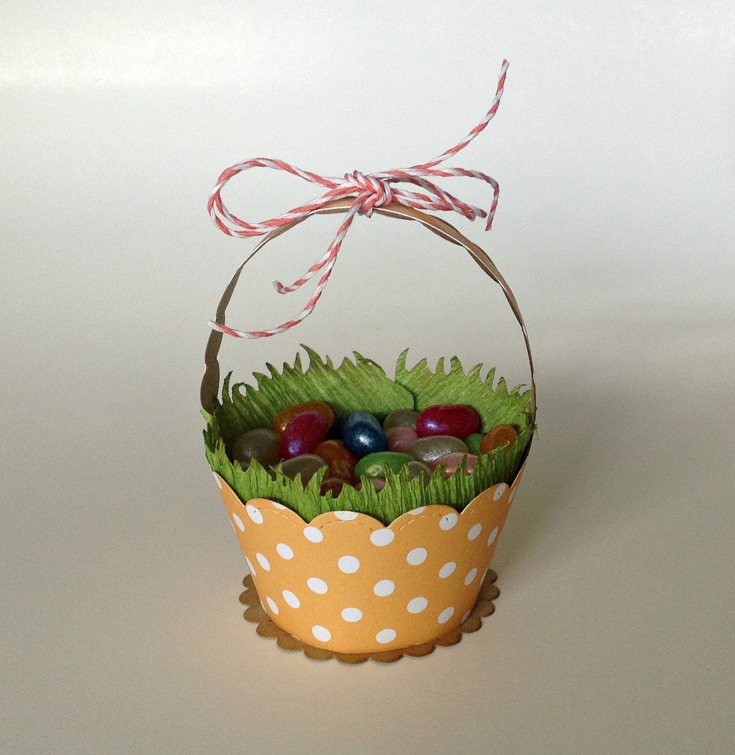 Lawn Fawn - Stitched Scalloped Cupcake Wrapper