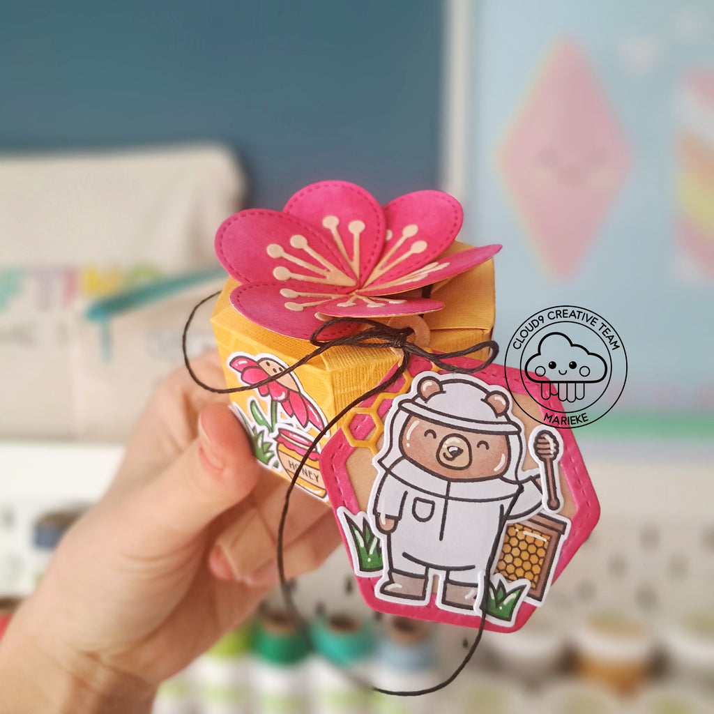 Summer Treat Box feat. Lawn Fawn Flower Treat Box