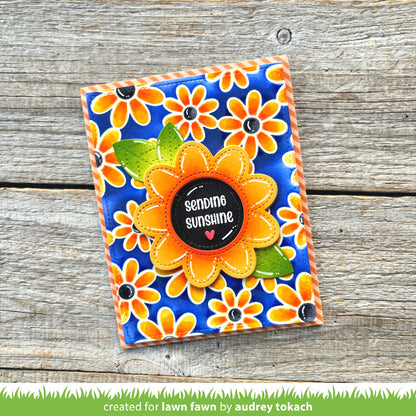 Lawn Fawn - Daisy Bloom Background Stencils (3pcs)