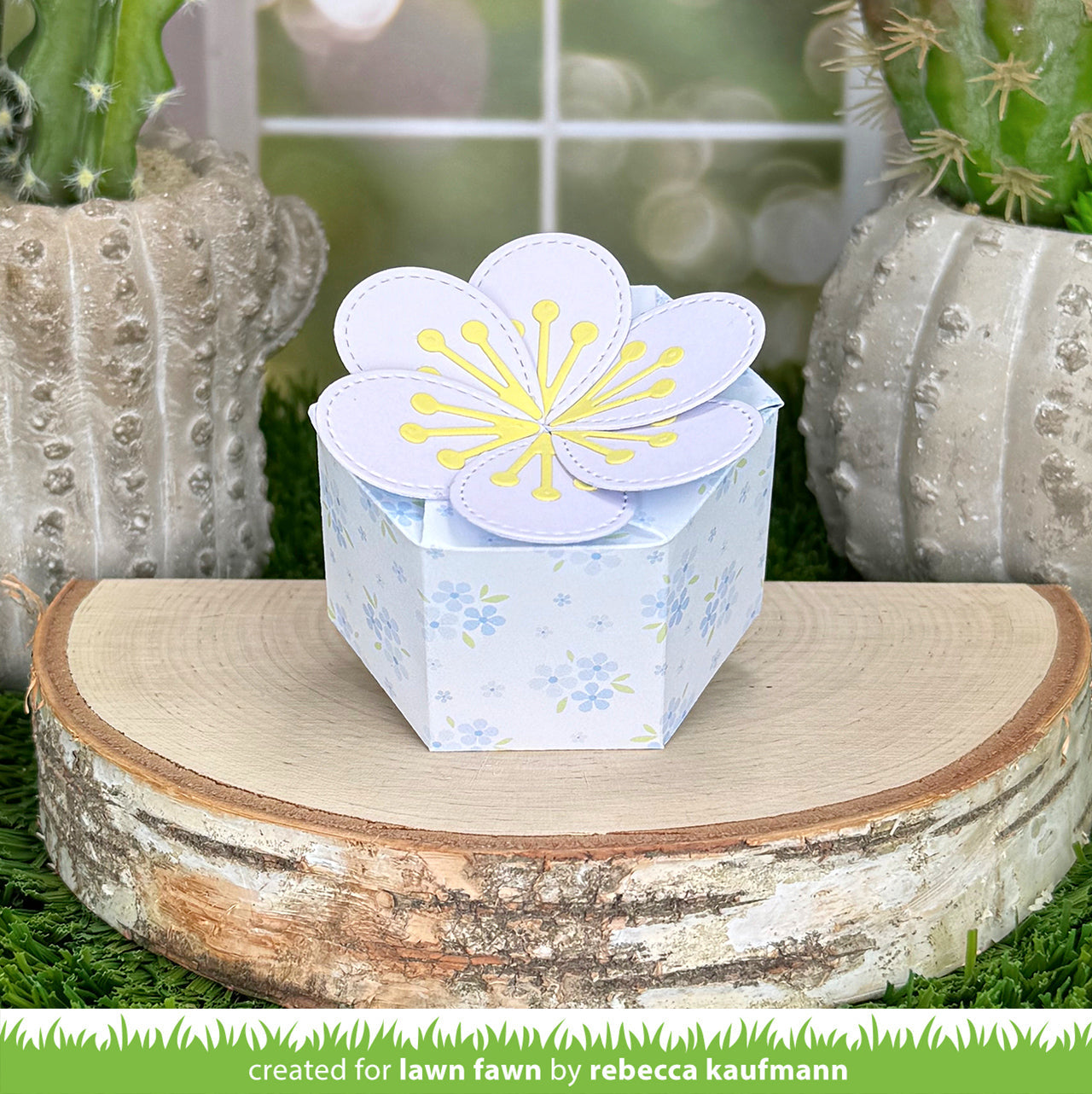 Lawn Fawn - Flower Treat Box