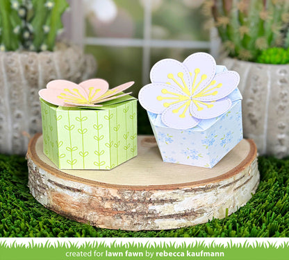 Lawn Fawn - Flower Treat Box