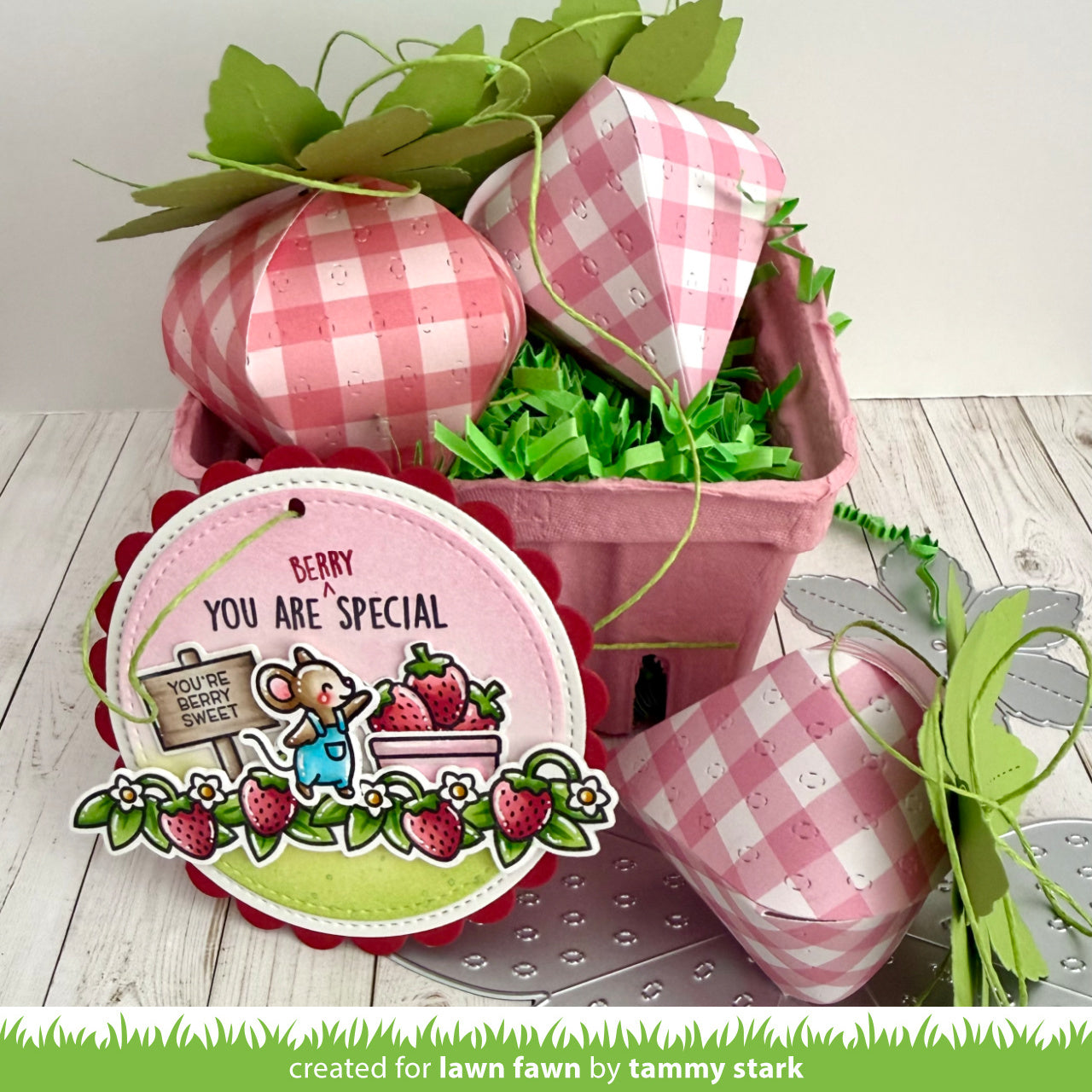 Lawn Fawn - Strawberry Treat Box
