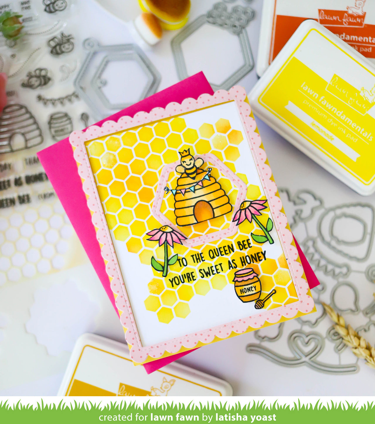 Lawn Fawn - Honeycomb Stencil