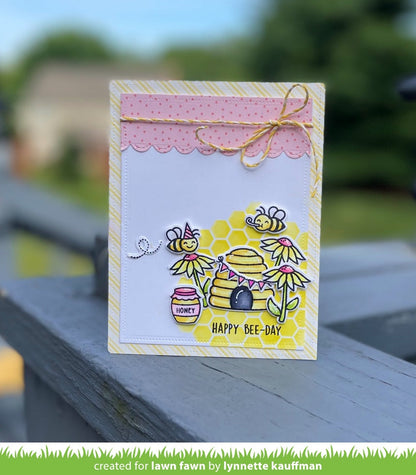 Lawn Fawn - Honeycomb Stencil