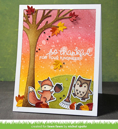 Lawn Fawn - Leafy Tree Backdrop: Portrait