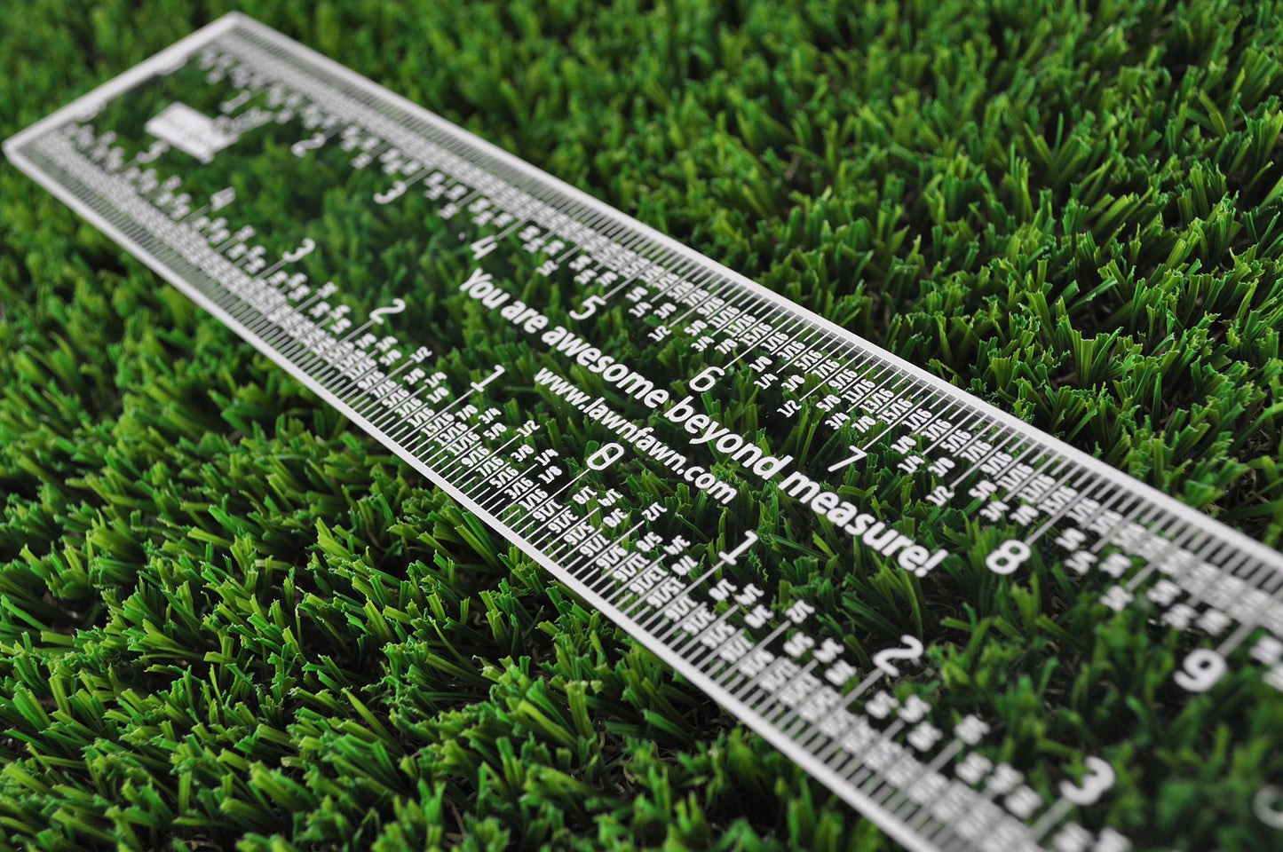 Lawn Fawn - Zero Centering 12" Ruler