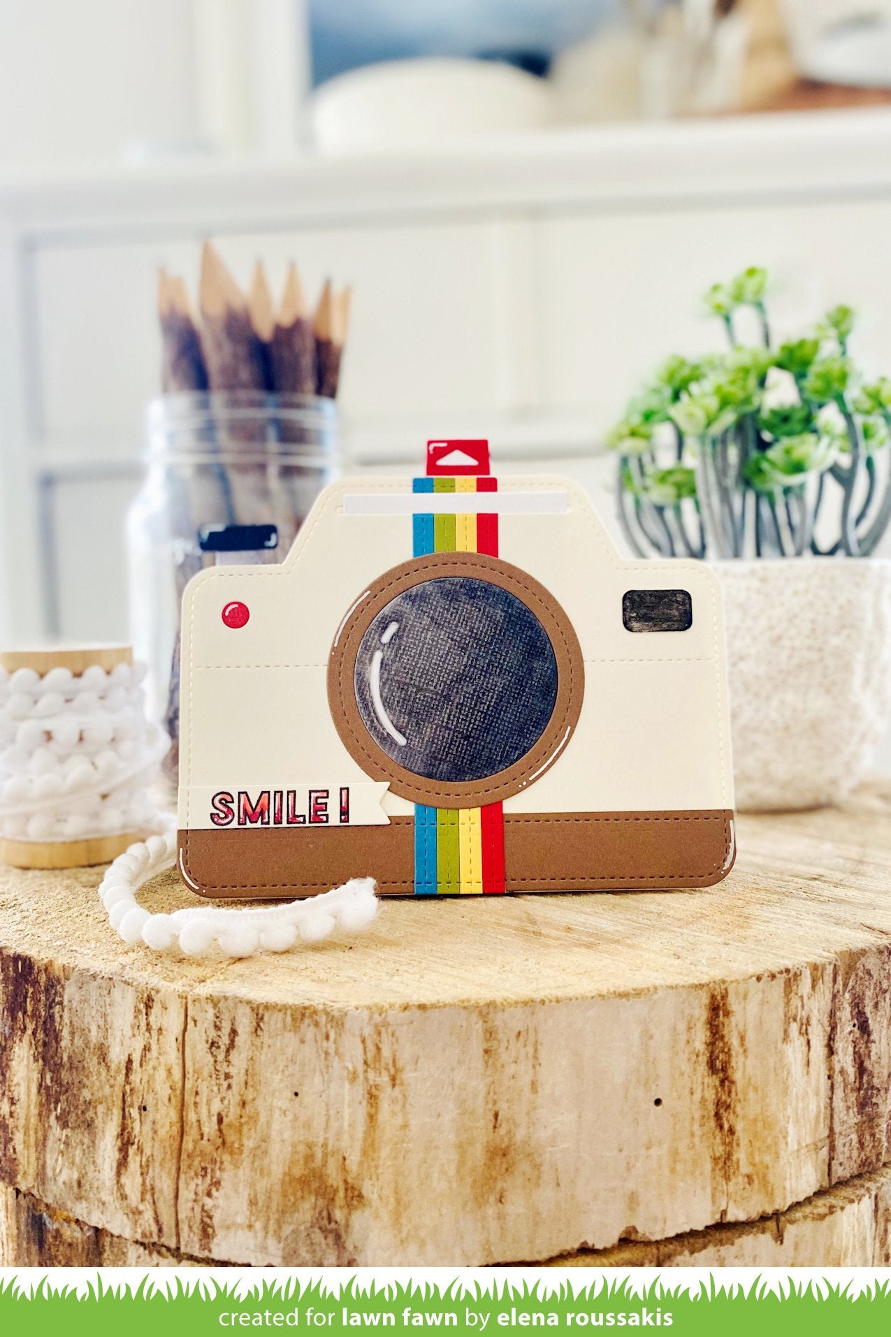 Lawn Fawn - Magic Iris Camera Pull-Tab Add-On