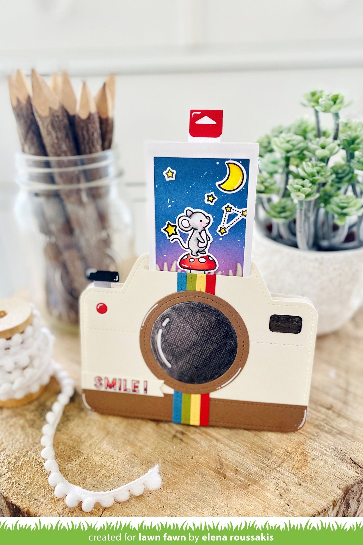 Lawn Fawn - Magic Iris Camera Pull-Tab Add-On