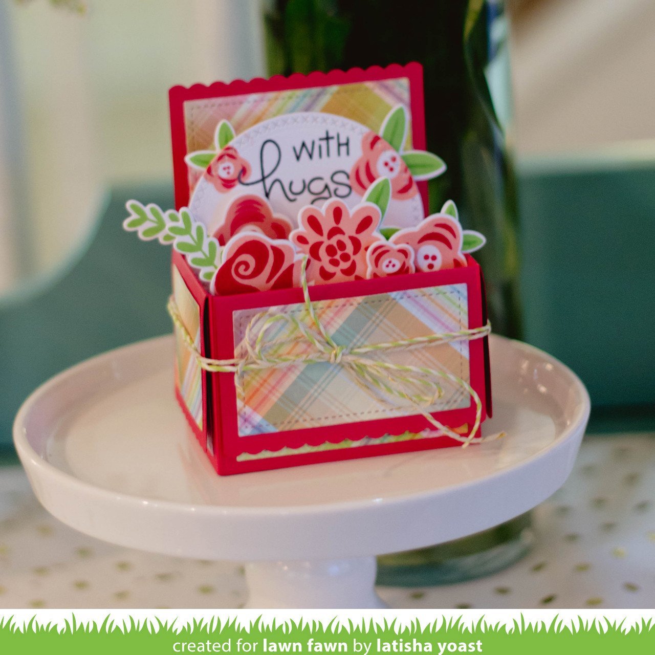 Lawn Fawn - Scalloped Box Card Pop-Up Dies
