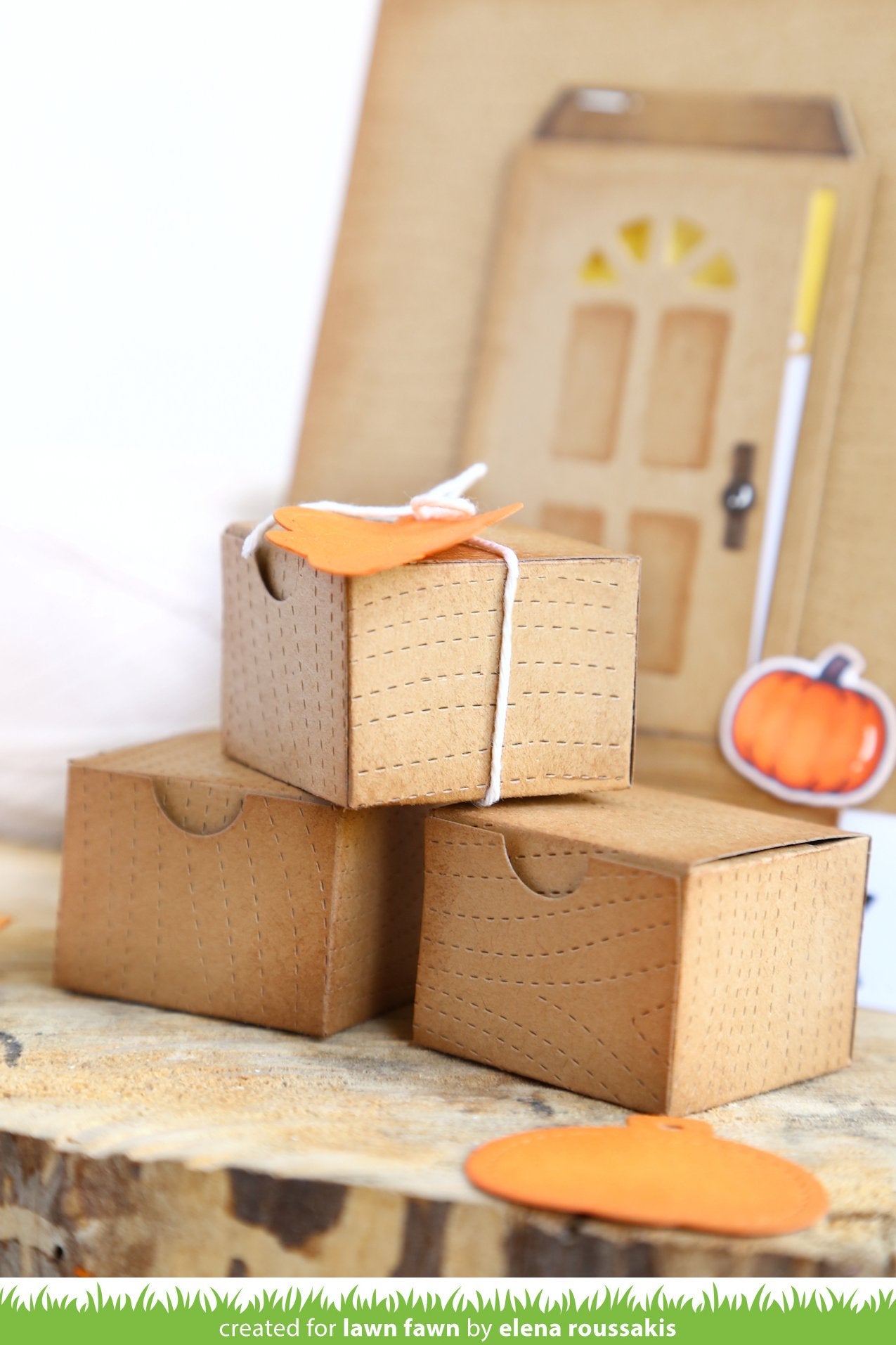 Lawn Fawn - Stitched Woodgrain Backdrop