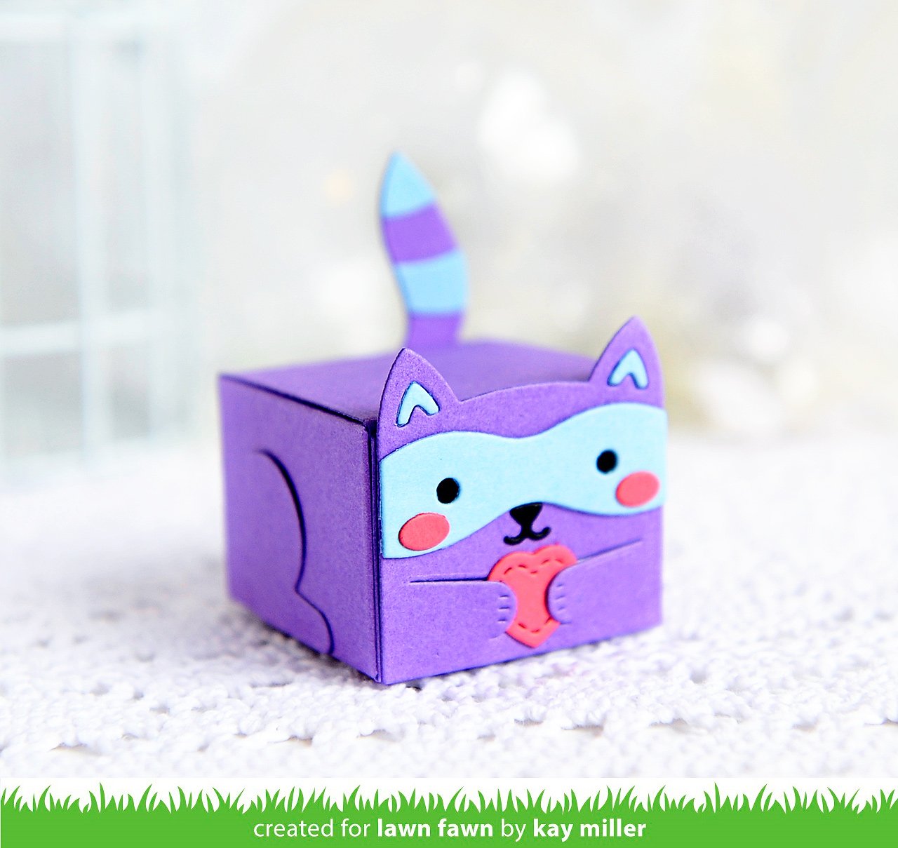 Lawn Fawn - Tiny Gift Box Raccoon And Fox Add-On