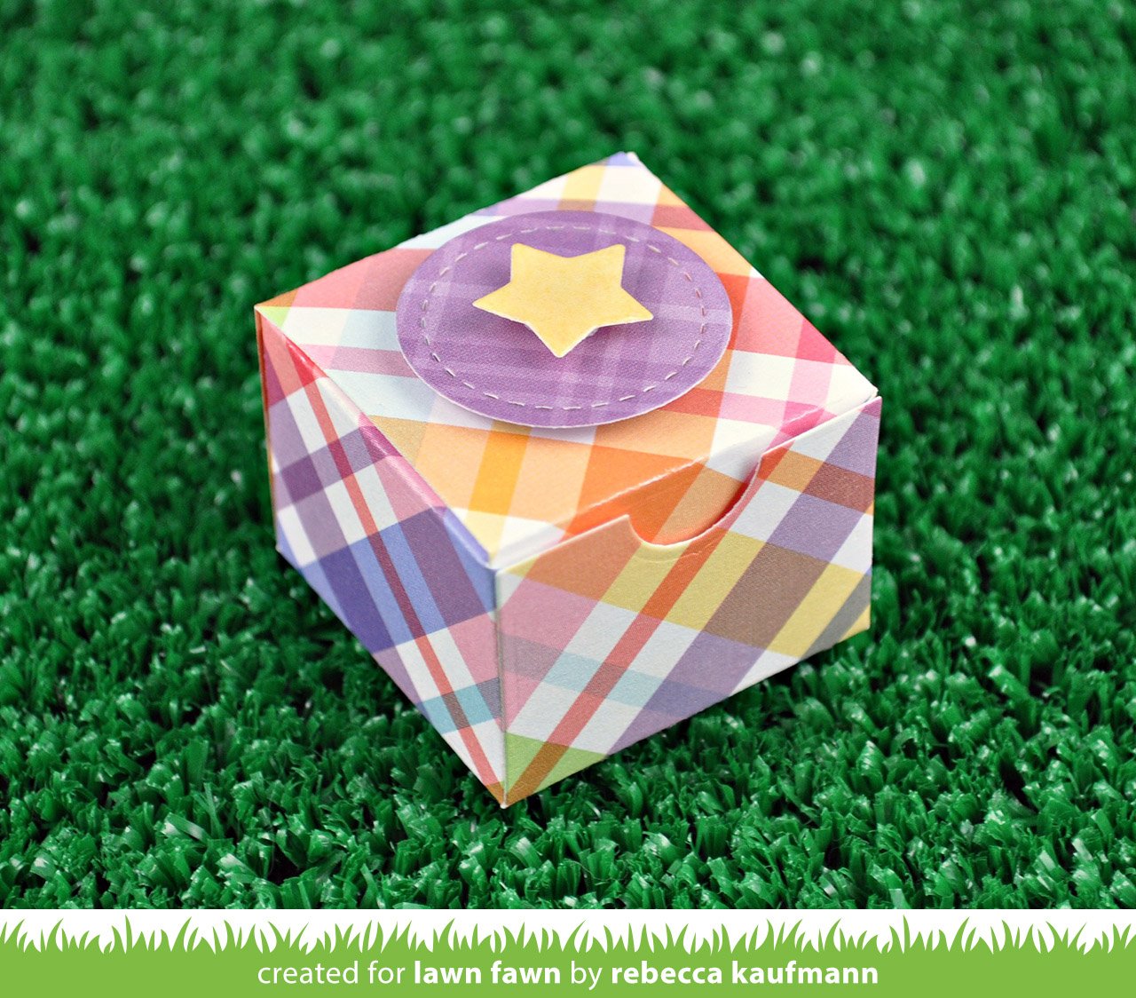 Lawn Fawn - Tiny Gift Box