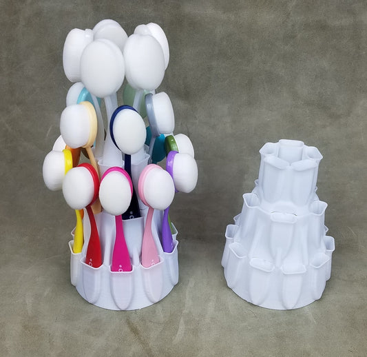 MakeItbyMarko - Layer Cake Brush Caddy  White (for 20 brushes)